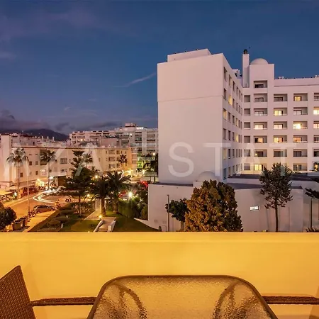 Magnifico Al Lado De La Playa Torrecilla En Lejlighed Nerja